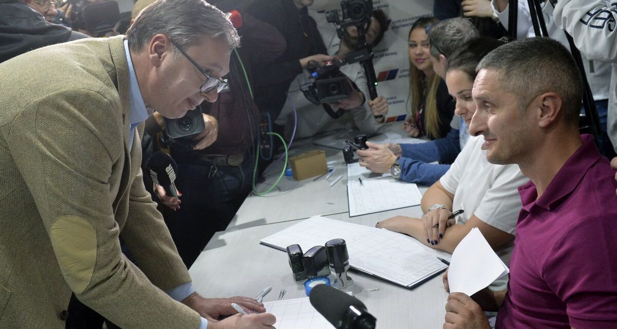 A Szerb Haladó Párt elkezdte gyűjteni a támogatói aláírásokat