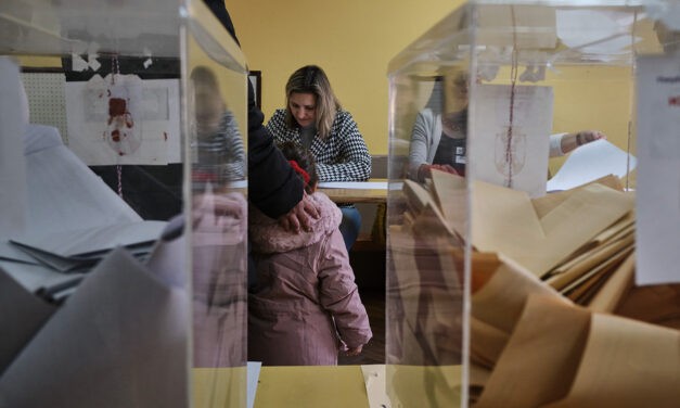 Este hétig a polgárok 55,9 százaléka szavazott