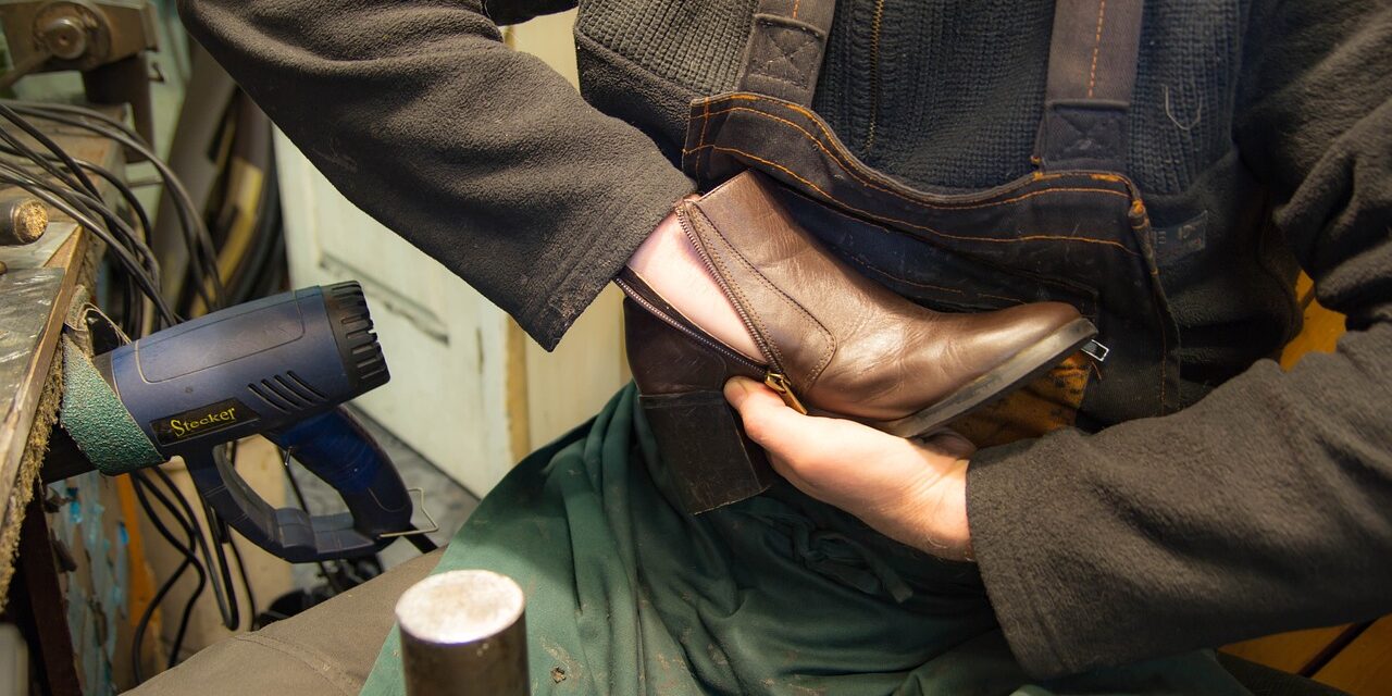 Százezer dináros fizetést ígérnek a cipésznek