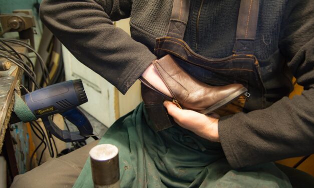 Százezer dináros fizetést ígérnek a cipésznek