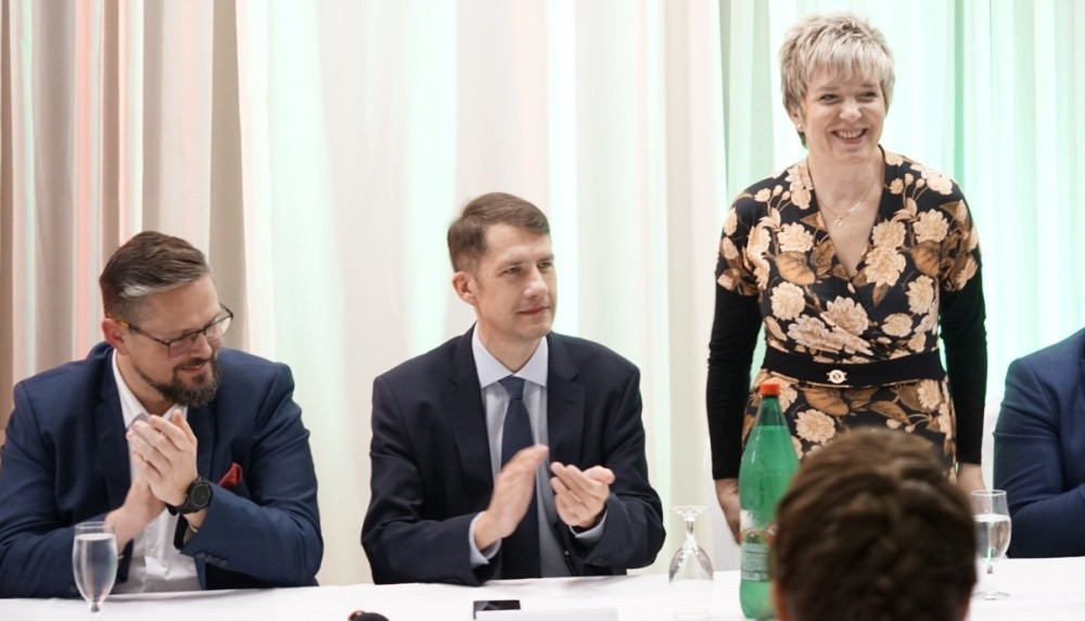 A VMSZ három politikusa eddig huszonkétezer eurót költött Facebook-hirdetésre