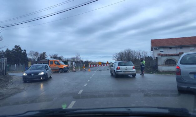 Lezárták Szabadkán a Csorda úton lévő felüljárót is