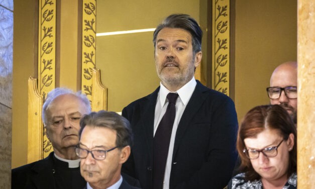 Vsquare: A szerb és a szlovák választáson is dolgozott Habony Árpád és a Századvég