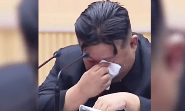 Kim Dzsongun sírva utasította az észak-koreai nőket, hogy szüljenek több gyereket (Videó)