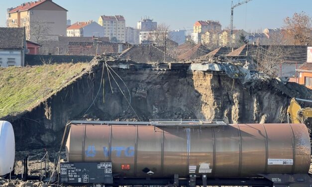 Lebontották a Majsai hidat (Galéria, Videó)