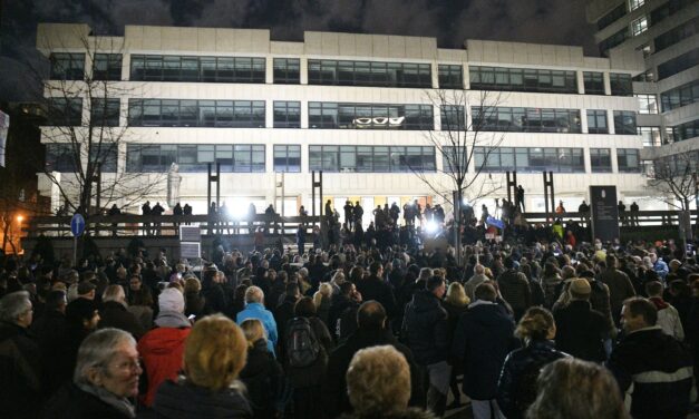 Belgrádba utaznak tüntetni az újvidéki egyetemisták (is)