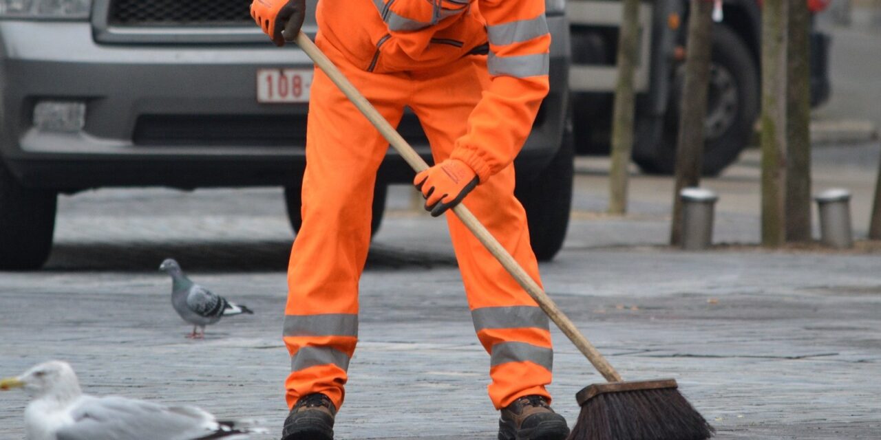 Utcaseprői munkát ajánlott az önkormányzat a mozgássérült, mesterdiplomás pszichológusnőnek