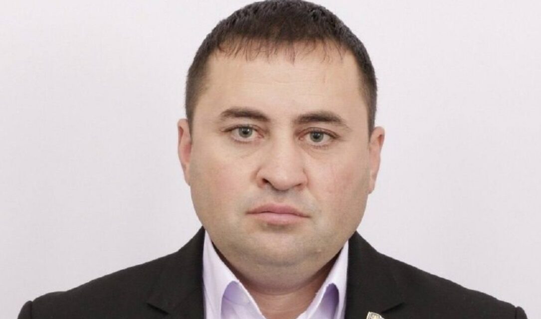 Kiesett az ablakon Putyin pártjának egyik képviselője