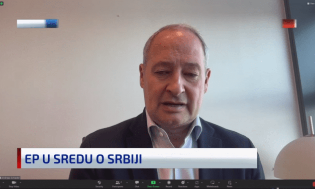 Schieder: Vučićnak végre szembe kell néznie tettei következményeivel