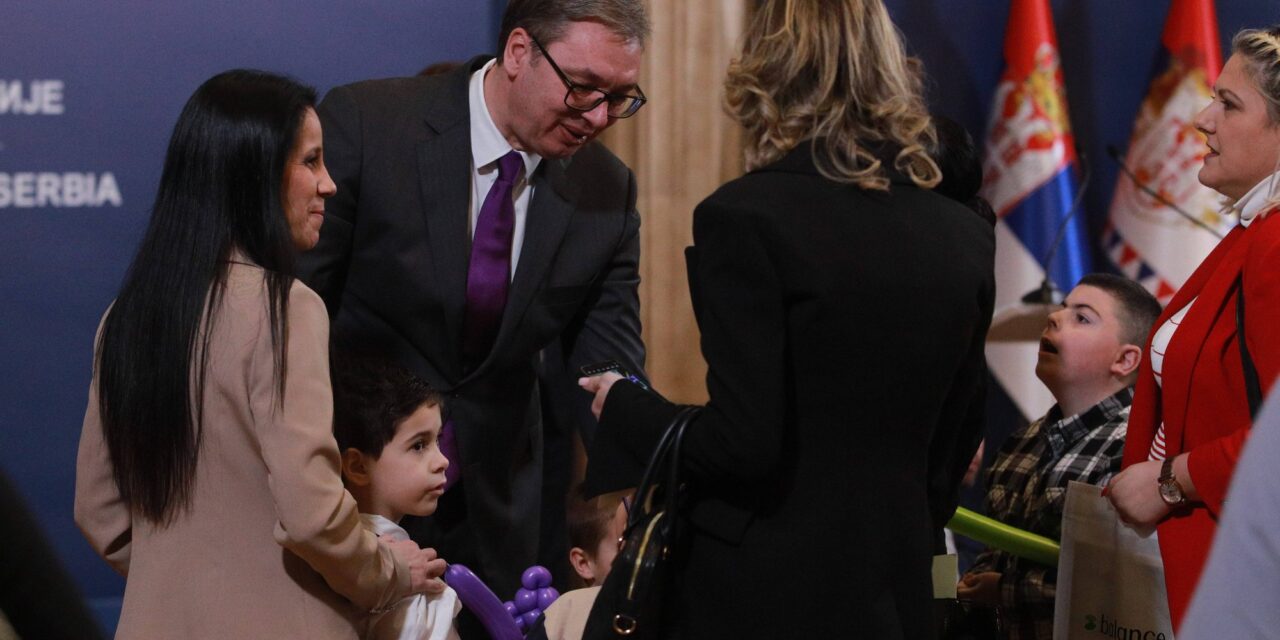 Újabb állami támogatásokat harangozott be a szerb elnök