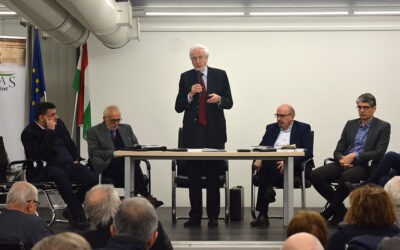 Félbeszakított kísérlet az orvoslásra Ne azért dolgozzunk, hogy egyedül legyünk Európában – Jeszenszky Géza új könyvének bemutatója