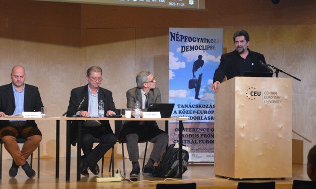 <span class="entry-title-primary">„Cinkosokká váltunk a saját nemzethalálunkban”</span> <span class="entry-subtitle">A közbeszédben a nemzethalál helyett egy statisztikai fogyás jelenik meg, és az efölött való siránkozás – Nevén kellene nevezni a dolgokat, pontos diagnózist kellene felállítani, mert enélkül nem lehet továbblépni</span>