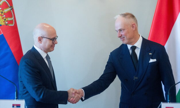 Magyarország a feleslegessé vált haditechnikai eszközöket Szerbiának értékesítheti