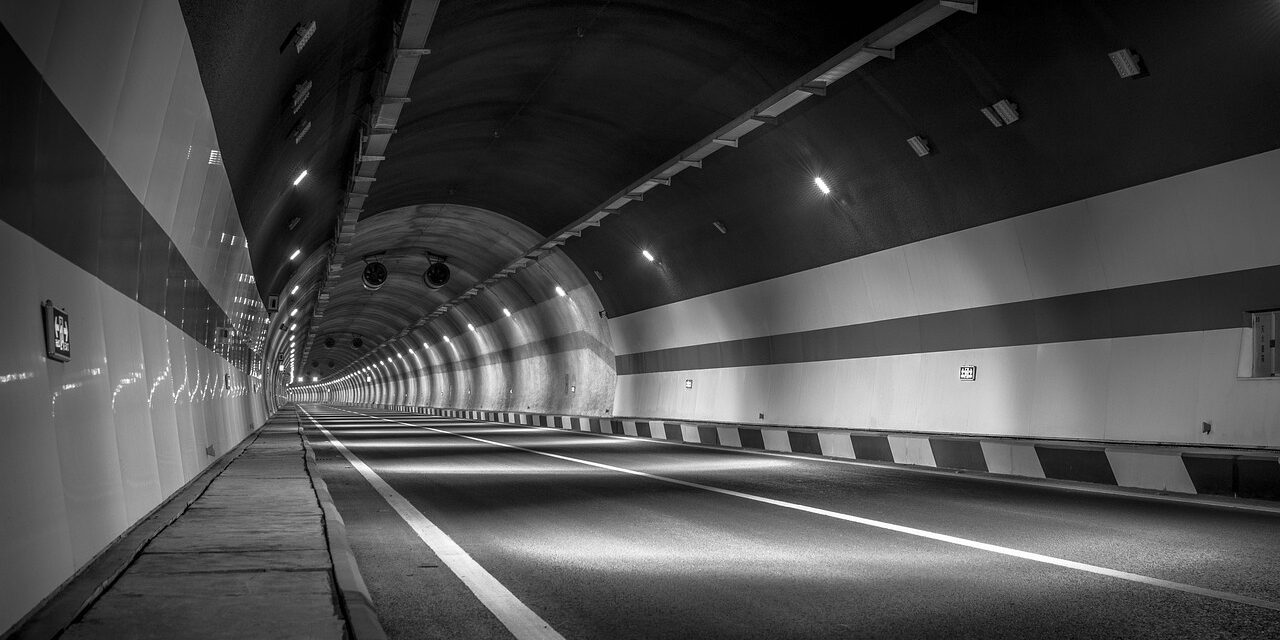 Kiadvánnyal oktatják az alagútban történő vezetés szabályait