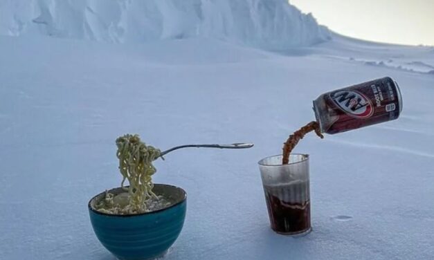 Ilyen egy ebéd az Antarktiszon