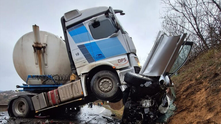 Brutális baleset Kamancon