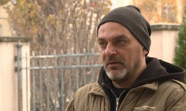 Elhunyt Denis Kolundžija