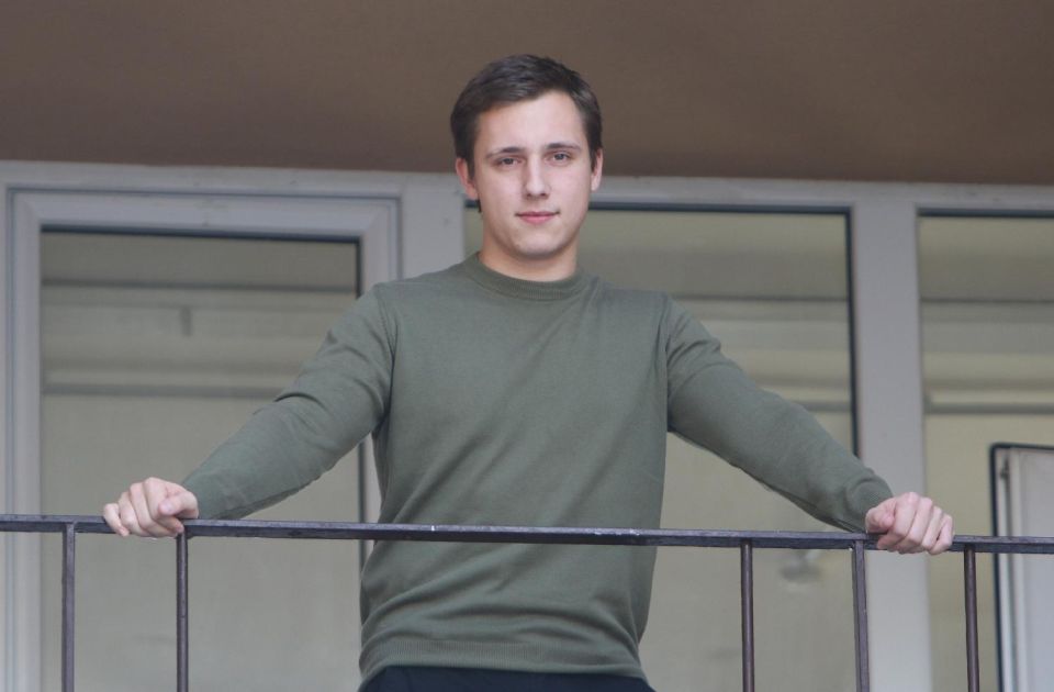 Még mindig házi őrizetben van a belgrádi jogi kar hallgatója