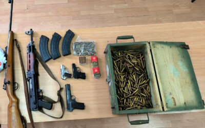 Fegyvereket és muníciót is találtak egy kragujevaci férfi lakásán (Fotó)