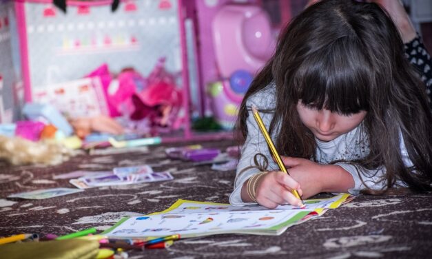 Sokaknak nincs gyerekszobája, generációk élnek egy fedél alatt
