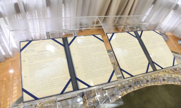 Belgrádban kiállították Hitler dekrétumát, amellyel elrendelte a Jugoszlávia elleni támadást