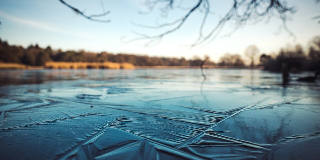 Beszakadt a tó jege két kislány alatt Zombornál