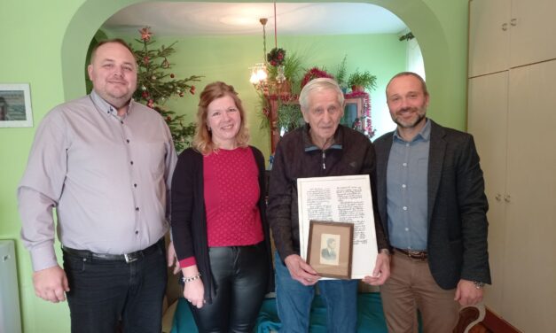 Időkapszulát találtak az egykori topolyai szálloda falában