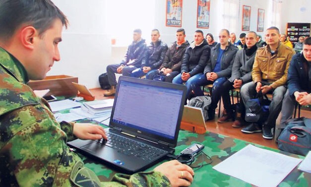 A középiskolások jelentkezését várja a katonaügyosztály