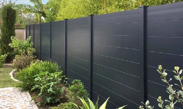 Az alumíniumkerítések a privát szféra védelmére is tökéletesek