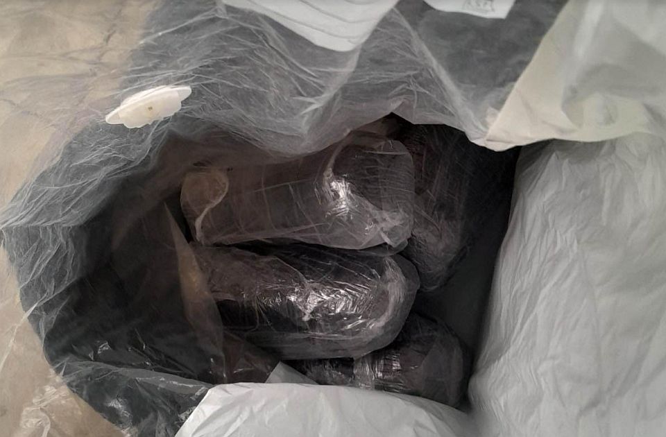 Négy kilogramm marihuánát találtak a bácspetrőci dílernél