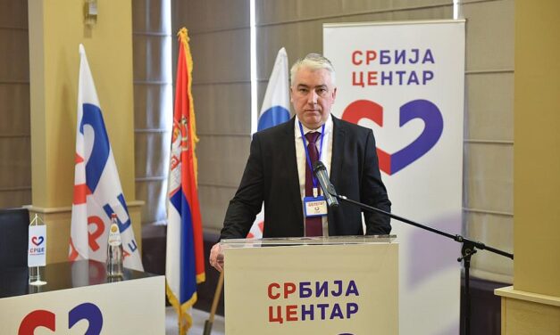 Munka nélkül maradt az ópázovai városháza mérnöke, mert a rezsimet bírálta