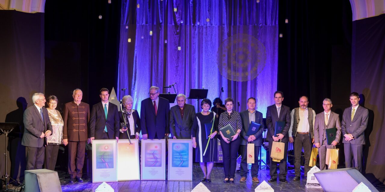 Zentán adták át a Vajdasági Magyar Művelődési Szövetség kitüntetéseit