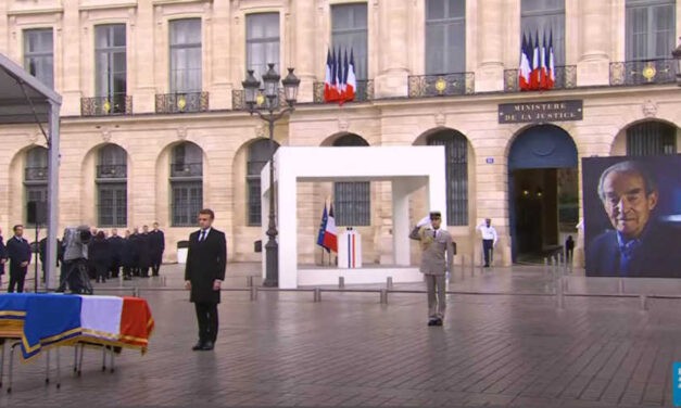 Elhunyt a Badinter-bizottság névadója