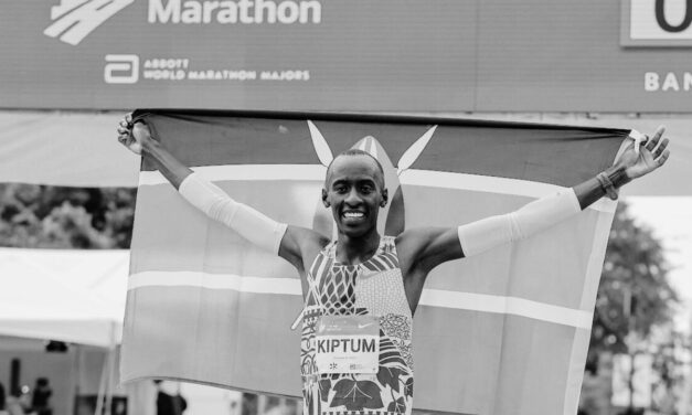 Autóbalesetben életét vesztette a férfi maraton világcsúcstartója