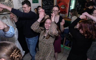 „…előre csak előre, lássuk mi lesz belőle!” (képek) Ördögcsáklyás táncház a Zentropiában