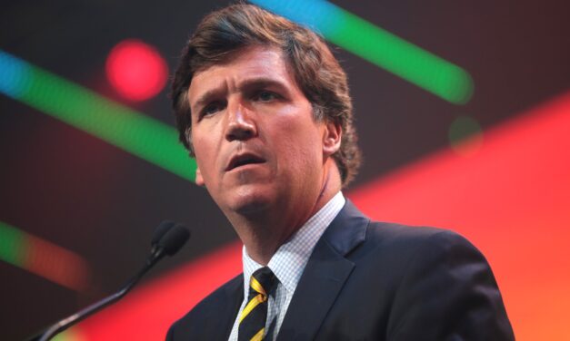 Brnabić beharangozta: Tucker Carlson Szerbiába látogat