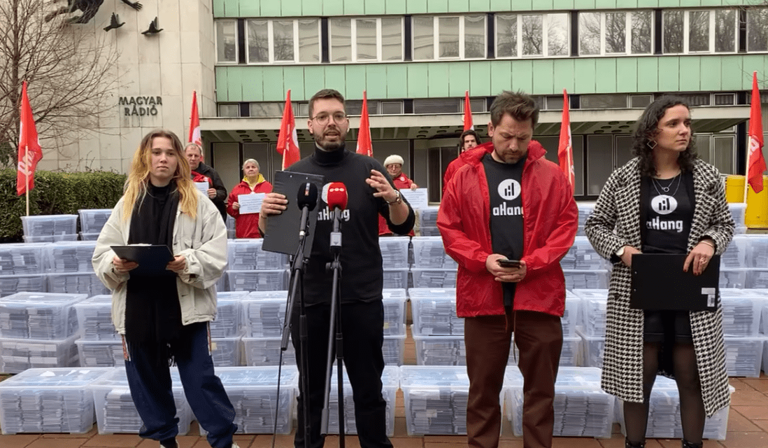 Csaknem négyszázezer üres nemzeti konzultációt gyűjtött össze az Egységes Diákfront és az aHang