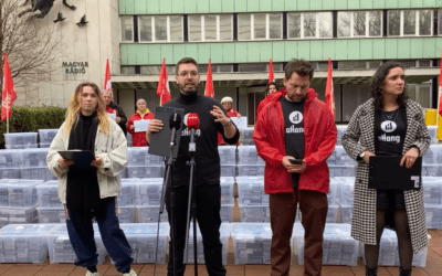 Csaknem négyszázezer üres nemzeti konzultációt gyűjtött össze az Egységes Diákfront és az aHang