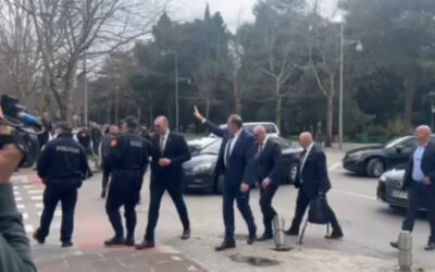 Kifütyülték Dodikot a montenegrói parlamentnél