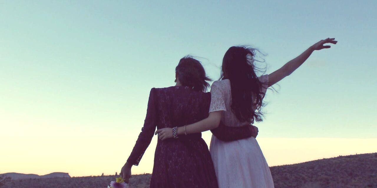 Görögország legalizálta az azonos neműek házasságát