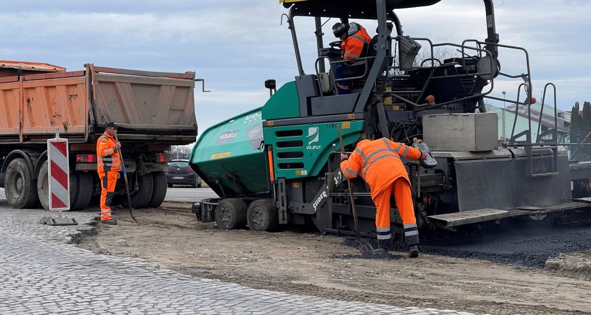 Kátyúvadászok: Javítják a Csantavérre vezető utat