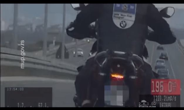 Elfogtak és megbüntettek egy kétszázzal száguldó motorost (Videó)