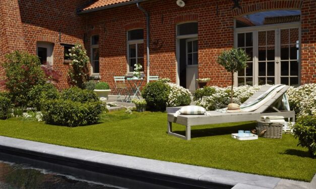 Vége az évszakokkal való hadakozásnak! A műfűvel egész évben szép lesz a kert!