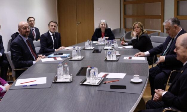 Orosz politológus: Orbán már nem a barátunk