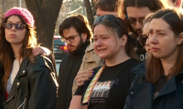 Oroszok tüntettek Belgrádban Navalnij halála miatt