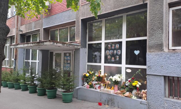 A kiskorú tömeggyilkos a szüleit hibáztatja a tette miatt