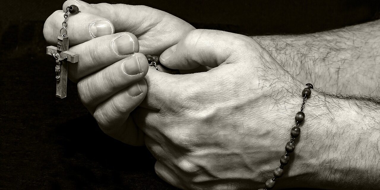 Romániában előzetes letartóztatásba helyeztek egy ortodox papot kiskorúak megrontása miatt