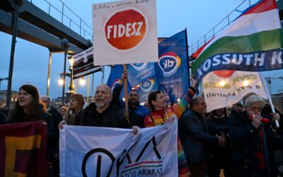 Novák Katalin lemondását és Varga Judit közéletből való távozását követelték