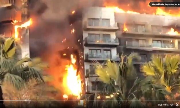 Lakótömbök égnek Spanyolországban, többen meghaltak