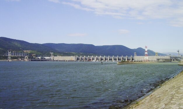 Tűz ütött ki a Vaskapu vízerőmű romániai oldalán (Videó)